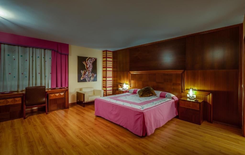 Hotel Ciudad De マルトス エクステリア 写真