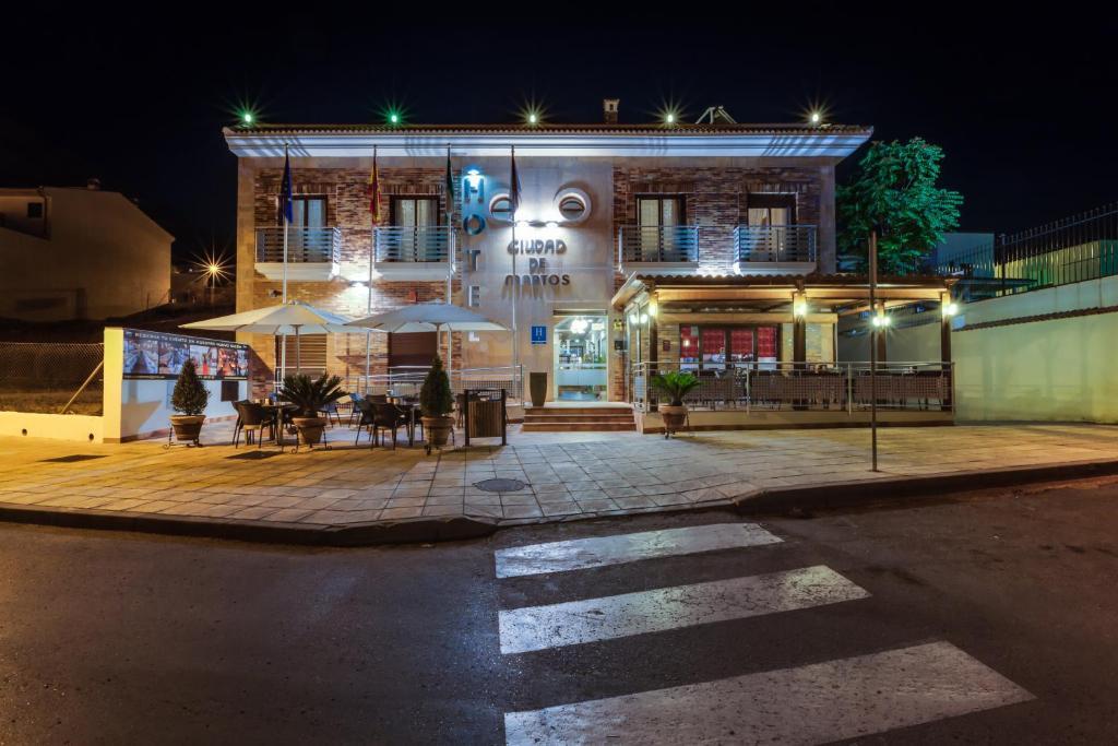 Hotel Ciudad De マルトス エクステリア 写真